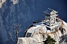Private Day Tour: Mountain Huashan with Local Food