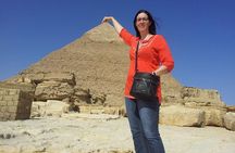 Private Pyramid Tour of Giza Saqqara and Memphis with Guide from Cairo Airport 