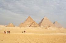 Private Day Tour: Giza Pyramids and Sphinx, Egyptian Museum and Tulun Mosque from Hurghada