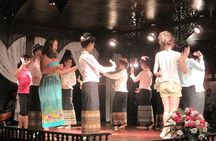 Small Group : Traditional Dinner with Performance and Local Fresh Market Tour