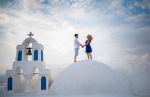 Santorini Walking Tour with a Personal Photographer