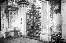 Ghosts of Charleston Night-Time Walking Tour with Unitarian Church Graveyard
