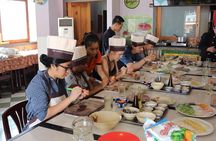 Small-group Cooking Class with Market visiting (4-5 hours)