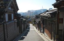Seoul: Gyeongbok Palace, Bukchon Village, and Gwangjang Tour
