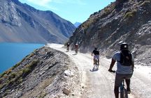 Private Mountain Bike Tour to El Yeso Reservoir and Maipo Valley