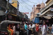 Extensive Agra Fort and colorful Kinari Bazaar Tour