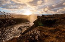 Golden Circle, Volcano Crater and Blue Lagoon Small-Group Tour