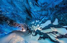 Ice Cave Tour in the National Park of Vatnajökull