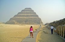 8-Hour Private Guided Tour to Giza Pyramids Memphis and Saqqara from Cairo