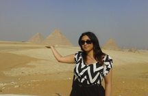 Solo Female Traveler Tour to Giza Memphis and Saqqara