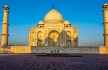 From Delhi: Taj Mahal Day Trip by Car 