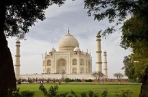 From Agra: Taj Mahal Sunrise Private Tour with Lunch & Entry Fees
