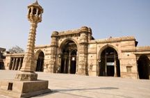 Explore Ahmedabad Spiritual Sites - A Private Tour with Akshardham Temple& Lunch