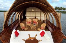 Day Cruise with South Indian Lunch on the Kerala Backwaters & Private Transfer