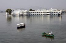 Dinner at Jag Mandir Island with Boat Ride on Lake Pichola - Udaipur