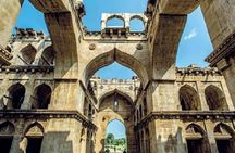 Private Day Excursion to Chanderi from Orchha