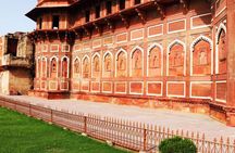 Private Tour: Day Trip to Taj Mahal and Agra Fort from Jaipur