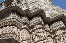 Private Tour: City Palace and Jagdish Temple in Udaipur