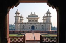 Historical Agra Day Tour: Taj Mahal Sunrise, Agra Fort and Baby Taj