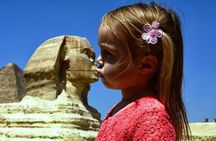 Private 8 Hours Giza Pyramids, Egyptian Museum, and Bazaar from Cairo Airport