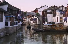 Zhujiajiao Village Tour with Gondola, Lunch, Garden Walk and Cafe