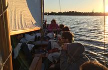 Hamburg Small-Group Sunset Sailing Cruise on Lake Alster
