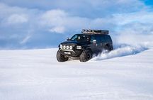 Golden Circle and Glacier Super Jeep Adventure
