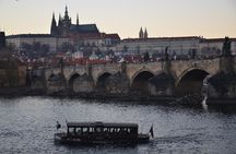 2:5-Hour Walking Tour of Old Town Prague with Boat Ride