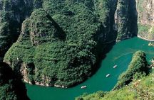 Longqingxia Gorge Cruise and Guyaju Cave Dwellings Private Day Tour