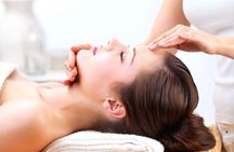 Customized Organic Facial Treatment With Skin Consultation