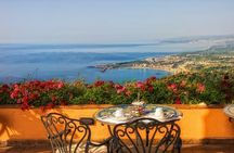  Taormina and Castelmola private and guided tour with Arancino 