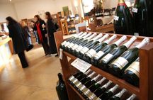 Small-Group Kumeu Wine Country Tour with Wine Tastings & Lunch