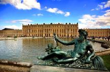 Versailles Château and Gardens Walking Tour from Paris by Train