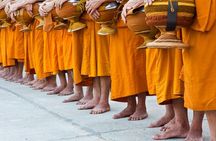 Morning Buddhist Almsgiving, Grand Palace and Flower Market Tour in Bangkok