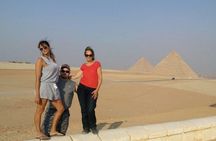 Full-Day Giza Pyramids and Cairo Tour from Cairo Airport 