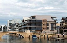 Full-Day Mandurah Dolphins, Chocolate & Fremantle Tour