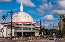 Brunei Half Day City Tour with Royal Regalia & Sultan Omar Ali Saifuddin Mosque