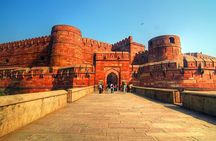 Private Full-Day Tour by Train to Taj Mahal from Delhi