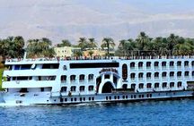 Giza Pyramids and Egyptian Museum with Dinner at Nile Cruise
