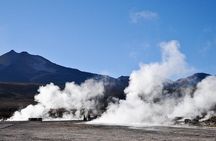 4-Day Best of Atacama: Moon Valley, Tatio Geysers and Altiplanic Lagoons