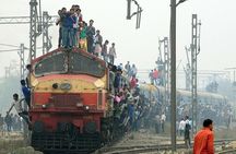 Taj Mahal Tour By Train With 5 Star Hotel Lunch