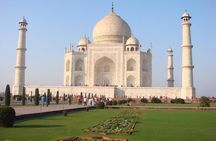 Private Trip: Sunrise Taj Mahal Tour With Agra Fort, Mehtab Bagh and Fatehpur Sikri with All Inclusive