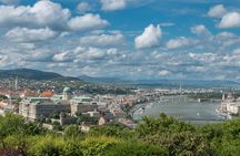 4 hours long private minivan tour in Budapest