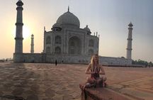 Luxury Taj Mahal Tour by Gatimaan Express Train With Executive Class
