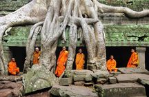 Angkor Wat Temples Tour with Entrance Ticket and Lunch
