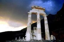 Visit Delphi the famous oracle! Explore the mysteries of the ancient world!