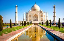 Taj Mahal and Agra Fort: Full-Day Trip by Car from Delhi