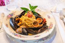 Cesarine: Market Tour & Cooking Class at Local's Home in Sorrento