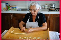 Cesarine: Home Cooking Class & Meal with a Local in Bari
