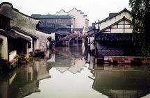 Wuzhen Water Town Delight Tour With Riverside Lunch Experience
